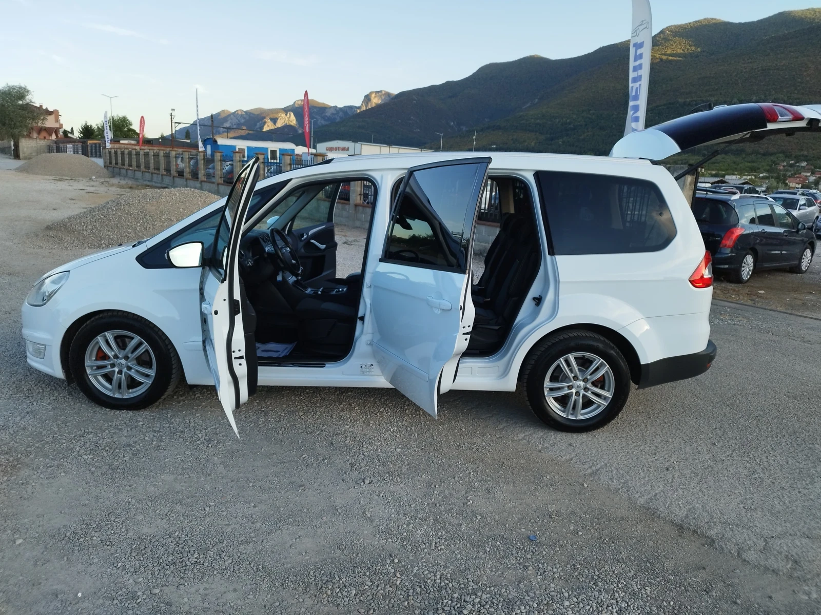Ford Galaxy 2.0 Tdci 150kc. 7 места, снимка 9 - Автомобили и джипове - 55954810