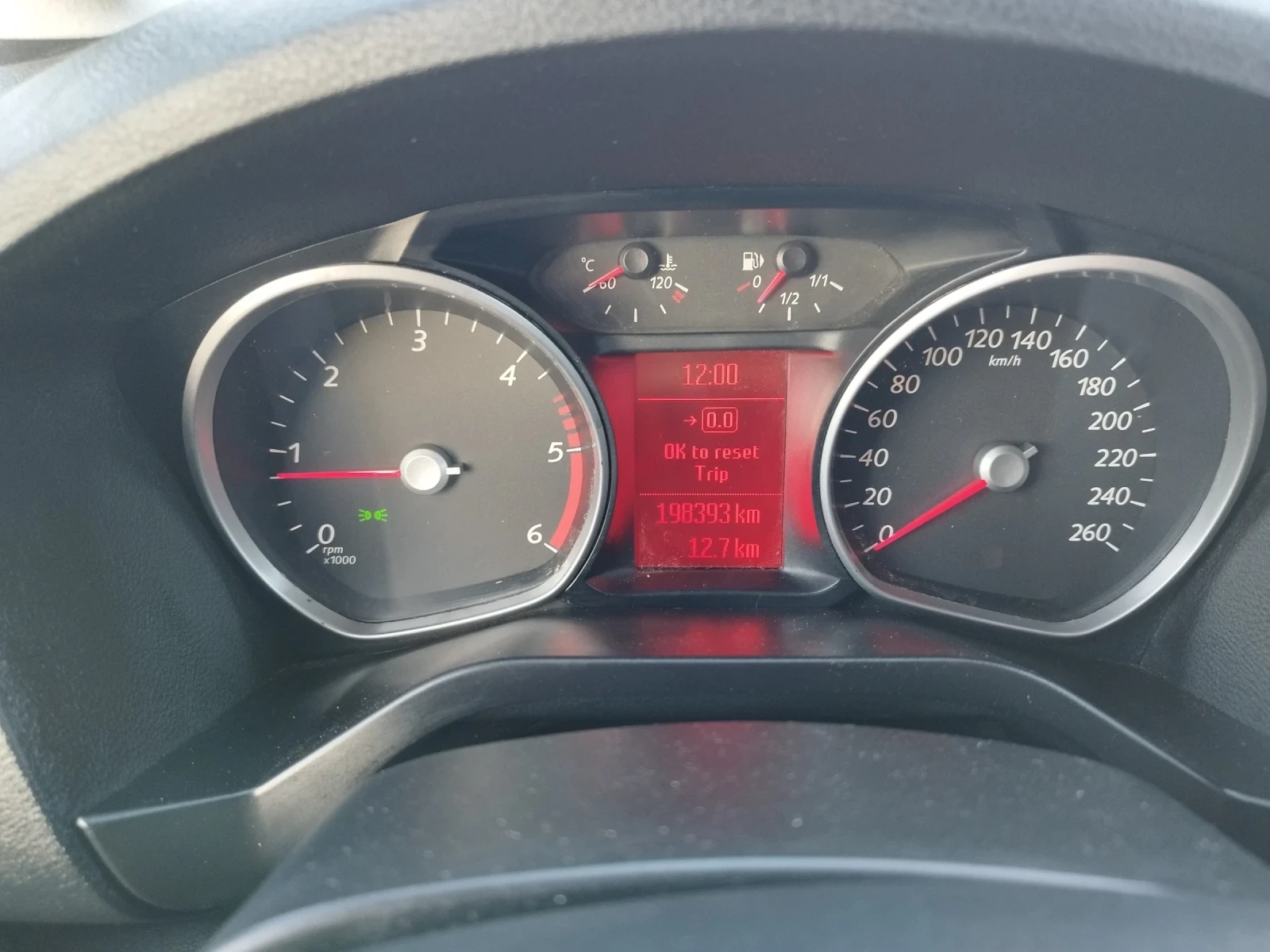 Ford Galaxy 2.0 Tdci 150kc. 7 места, снимка 13 - Автомобили и джипове - 55954810