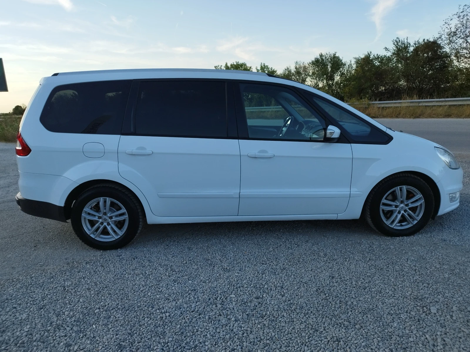 Ford Galaxy 2.0 Tdci 150kc. 7 места, снимка 6 - Автомобили и джипове - 55954810