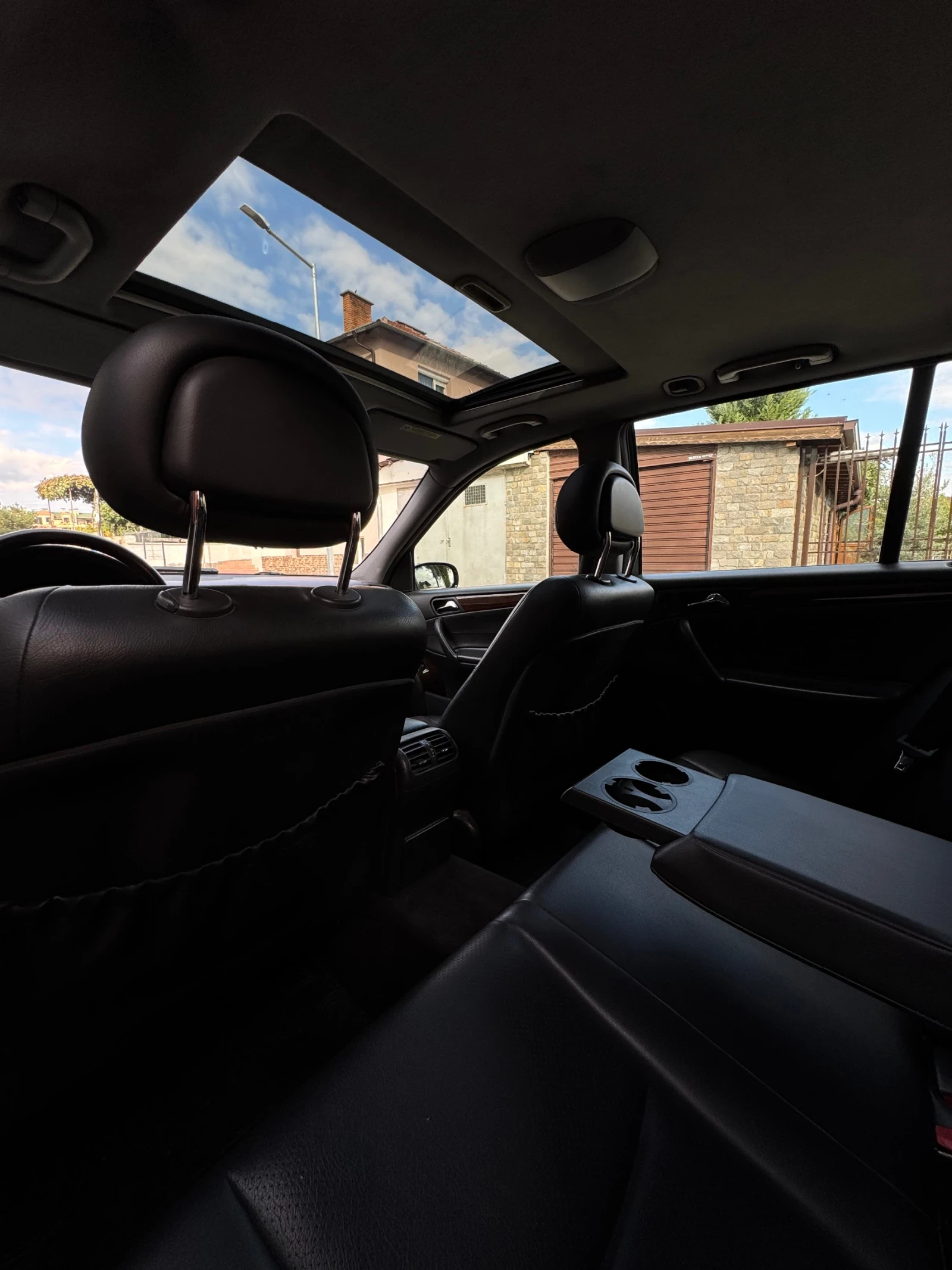 Mercedes-Benz C 220, снимка 7 - Автомобили и джипове - 56412537