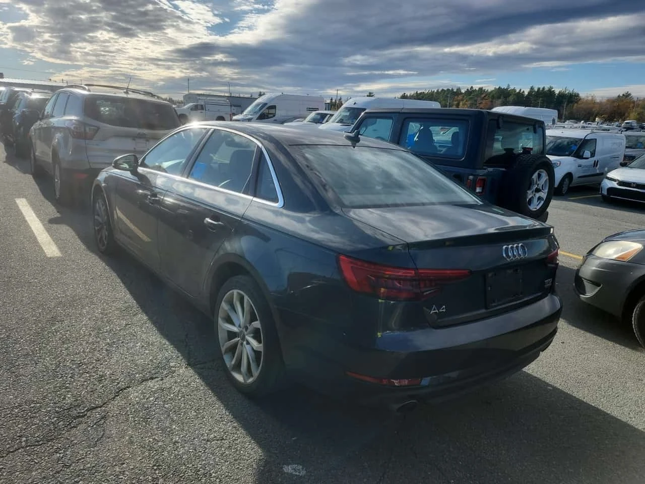 Audi A4 * 4dr Sdn Auto Quattro Progressiv * CARFAX * ЦЕНА , снимка 4 - Автомобили и джипове - 56729811