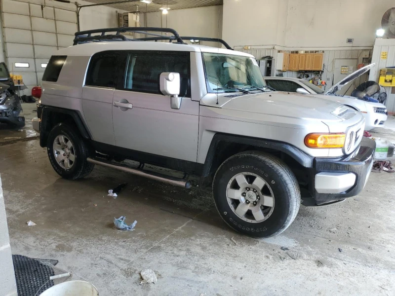 Toyota Fj cruiser, снимка 1 - Автомобили и джипове - 47898008