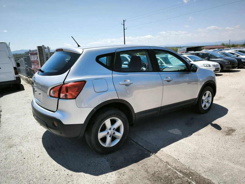 Nissan Qashqai 1.6i, снимка 4 - Автомобили и джипове - 50312906