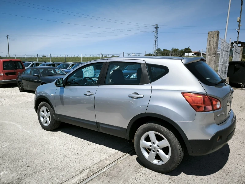 Nissan Qashqai 1.6i, снимка 6 - Автомобили и джипове - 50312906