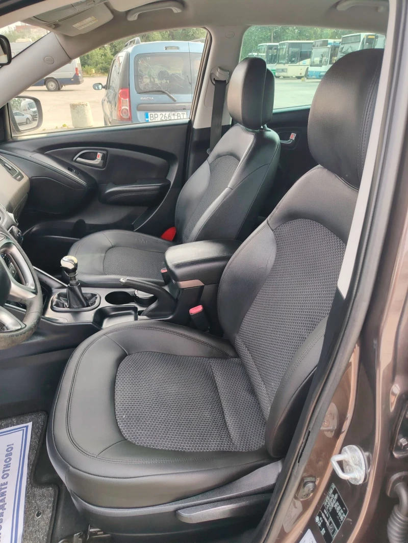 Hyundai IX35 2.0crdi, снимка 8 - Автомобили и джипове - 50590438