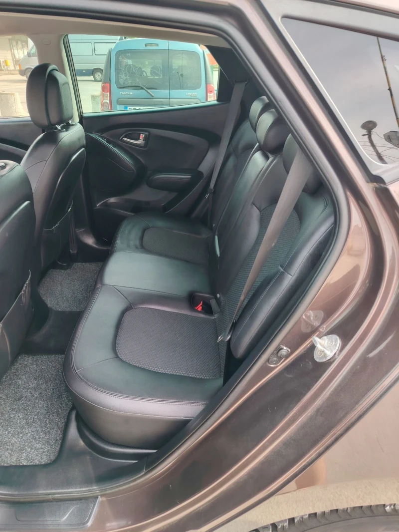 Hyundai IX35 2.0crdi, снимка 10 - Автомобили и джипове - 50590438