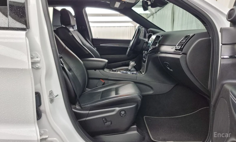 Jeep Grand cherokee, снимка 11 - Автомобили и джипове - 53295351