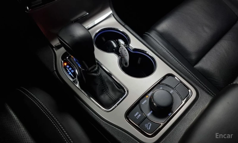 Jeep Grand cherokee, снимка 9 - Автомобили и джипове - 53295351