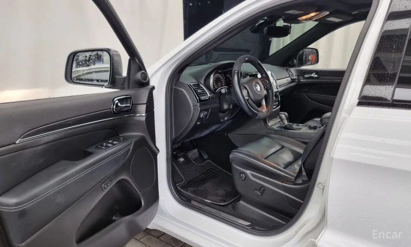 Jeep Grand cherokee, снимка 10 - Автомобили и джипове - 53295351