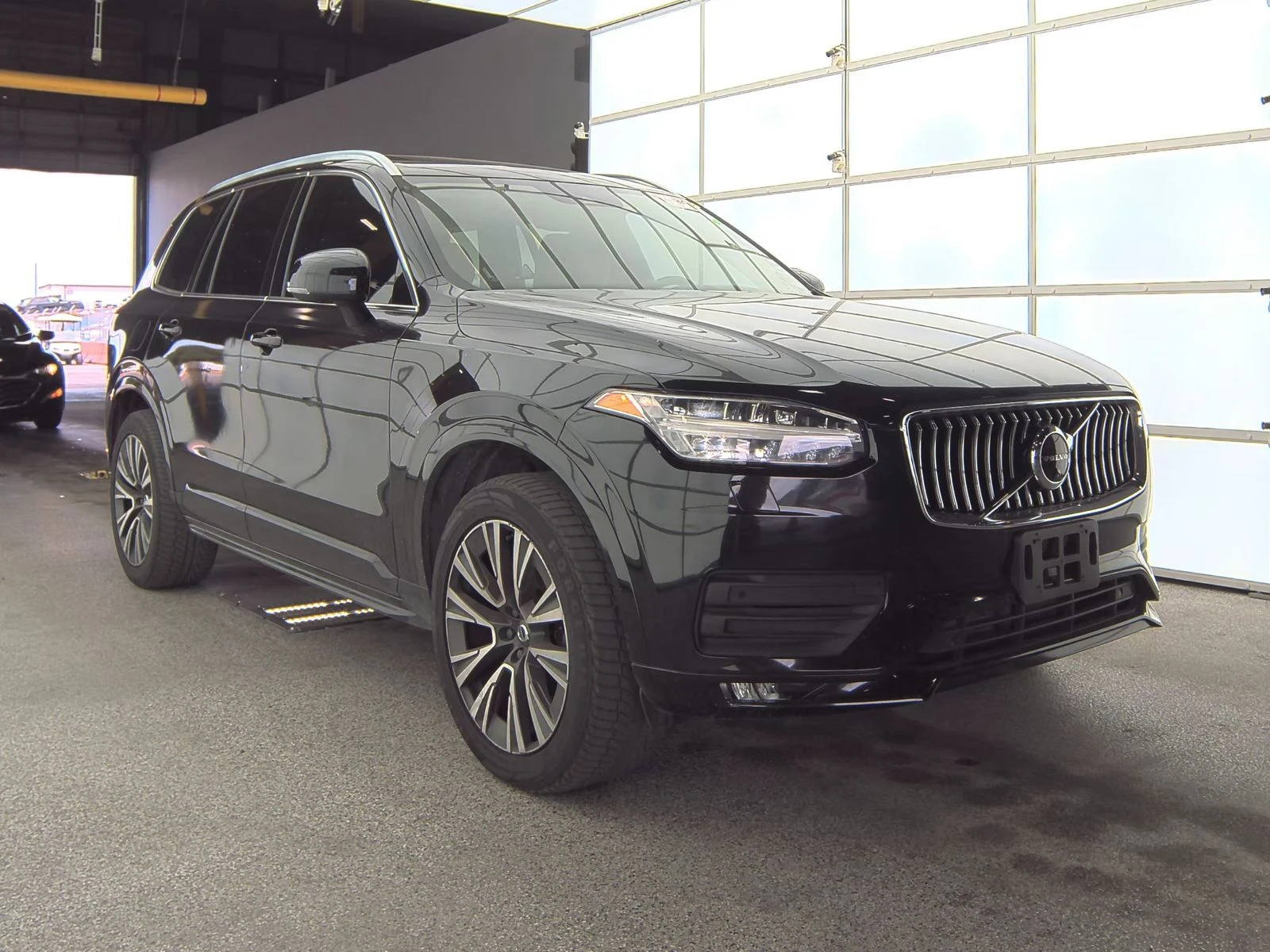 Volvo Xc90 T6 Momentum - изображение 2