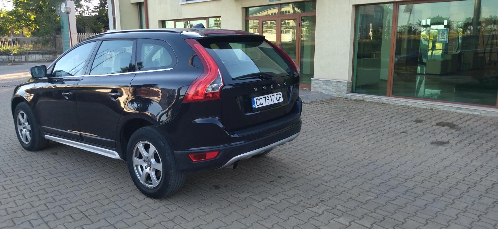 Volvo XC60 2.4 D - изображение 8