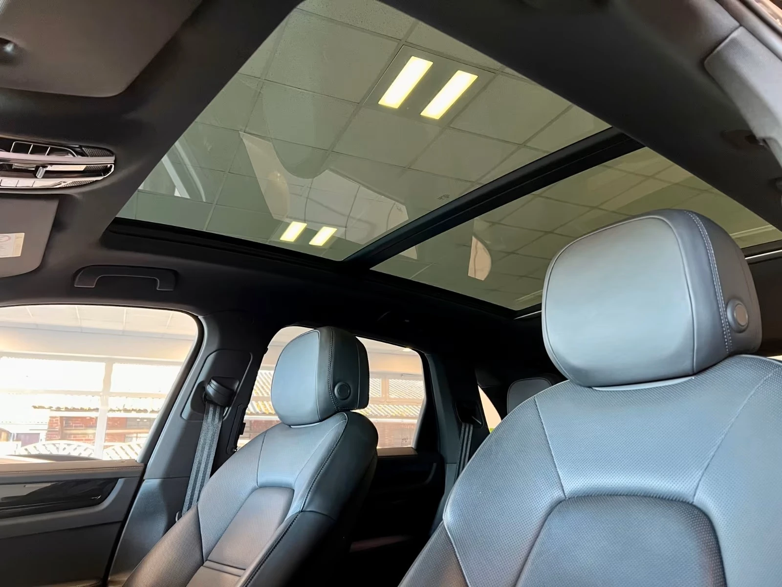 Porsche Cayenne S  PANO/CAMERA 360 /HUD/ - изображение 7