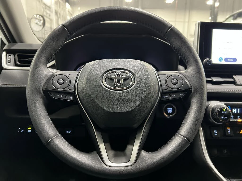 Toyota Rav4 XLE AWD, снимка 11 - Автомобили и джипове - 54228540