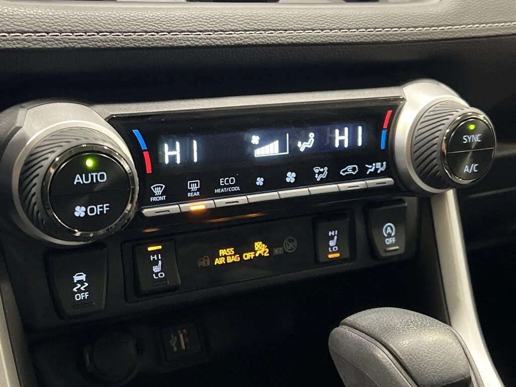 Toyota Rav4 XLE AWD, снимка 15 - Автомобили и джипове - 54228540