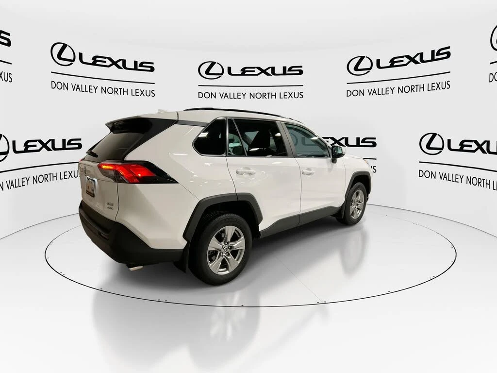 Toyota Rav4 XLE AWD, снимка 8 - Автомобили и джипове - 54228540