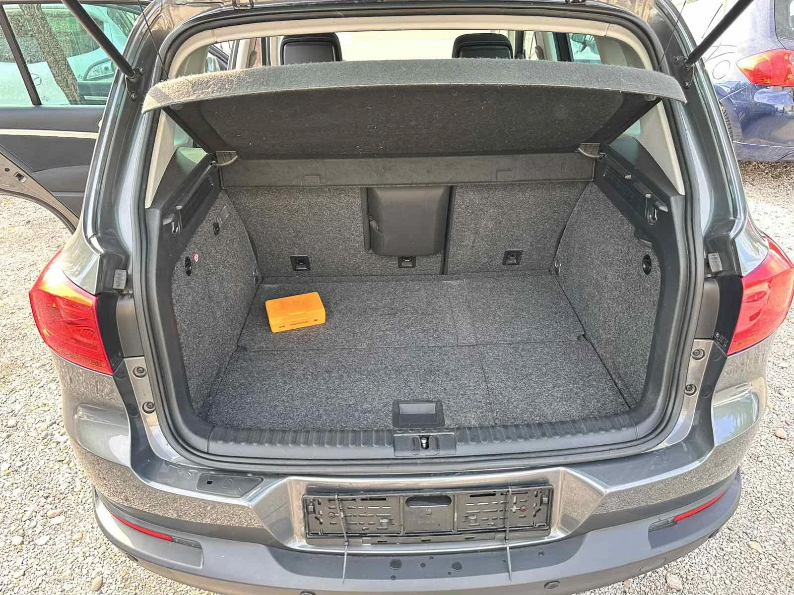 VW Tiguan 2.0i/4x4 autom/Швейцария , снимка 17 - Автомобили и джипове - 54349678