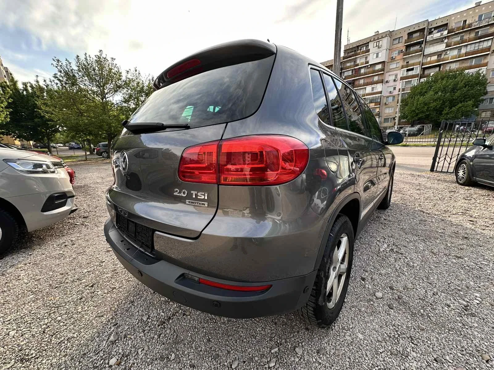 VW Tiguan 2.0i/4x4 autom/Швейцария , снимка 4 - Автомобили и джипове - 54349678