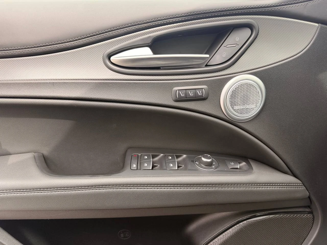 Alfa Romeo Stelvio  COMPETEZIONE PACKAGE* AWD* , снимка 14 - Автомобили и джипове - 55118887