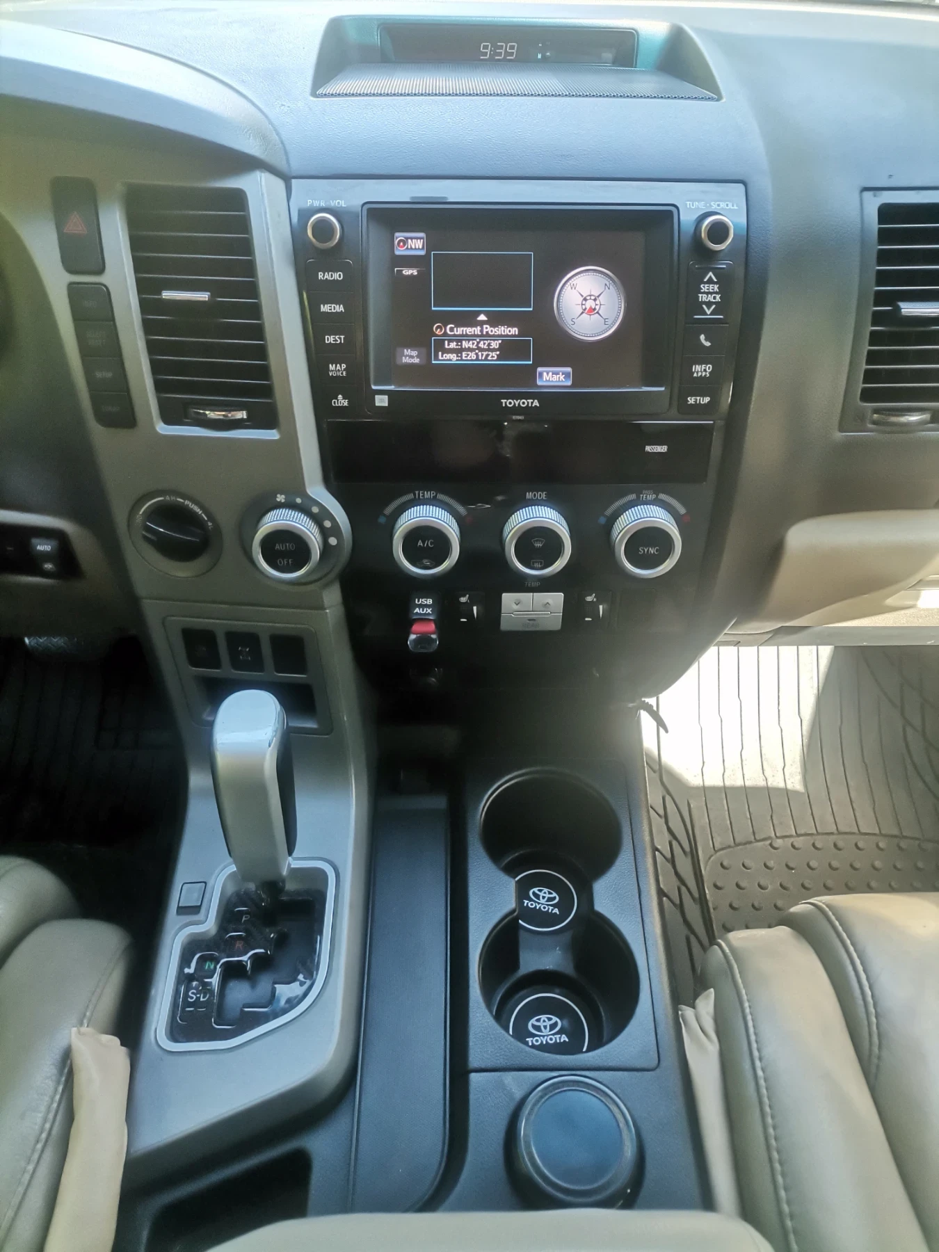 Toyota Sequoia, снимка 10 - Автомобили и джипове - 55177263