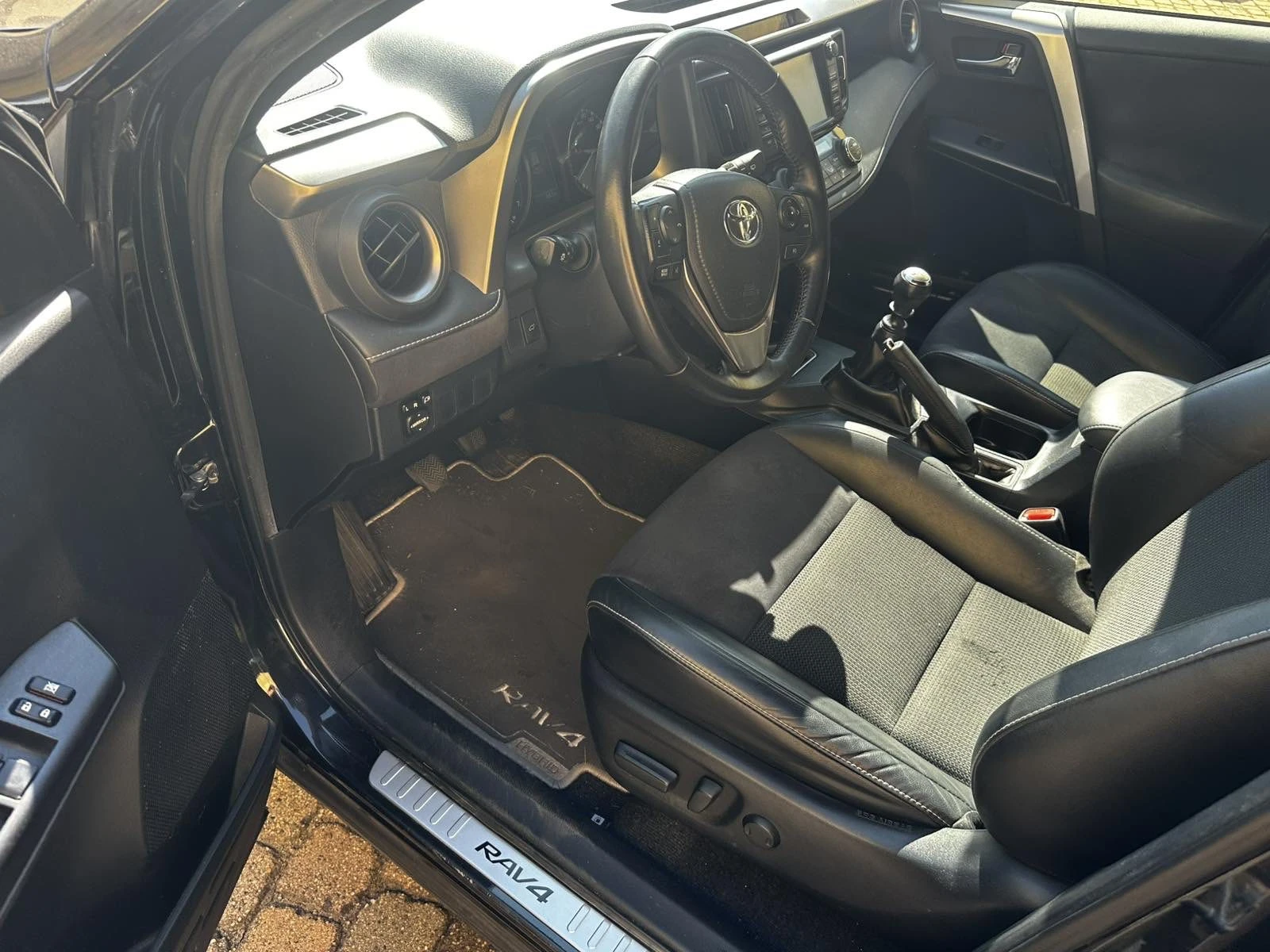 Toyota Rav4 2.0D4D, снимка 7 - Автомобили и джипове - 55723743