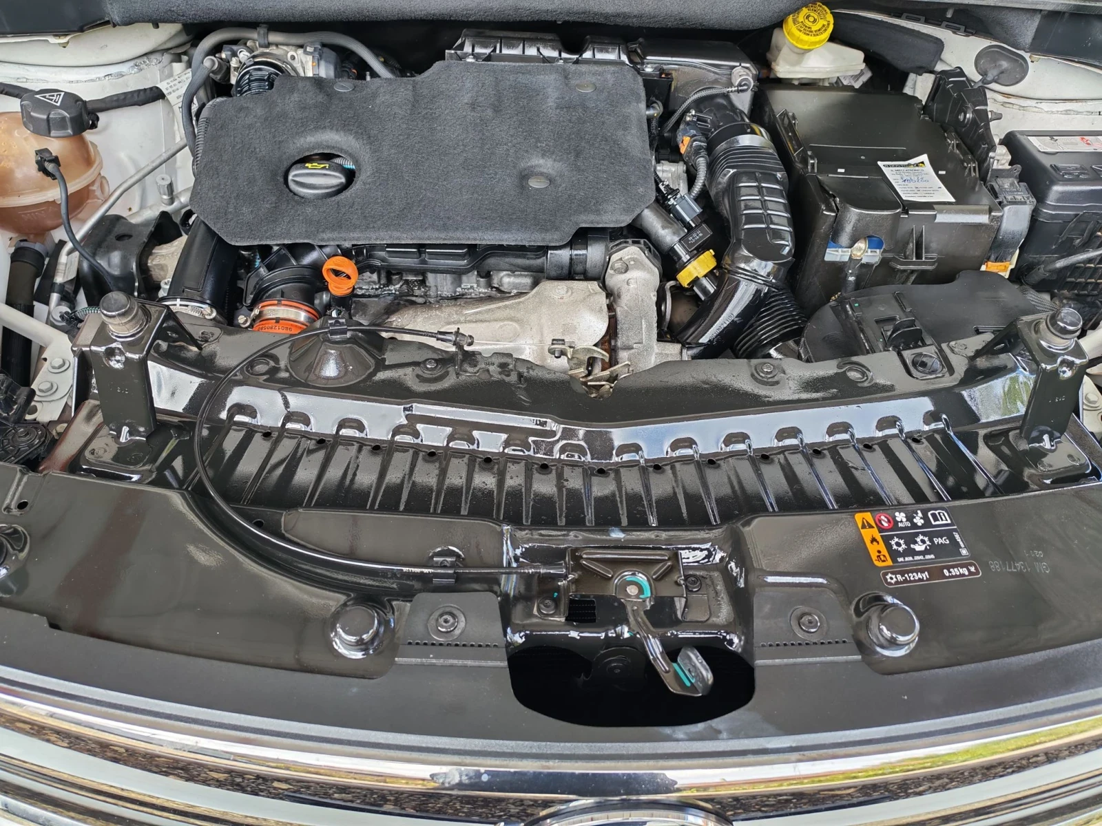 Opel Crossland X 1.5 AUTOMATIC 120 k. c. , снимка 17 - Автомобили и джипове - 56196382