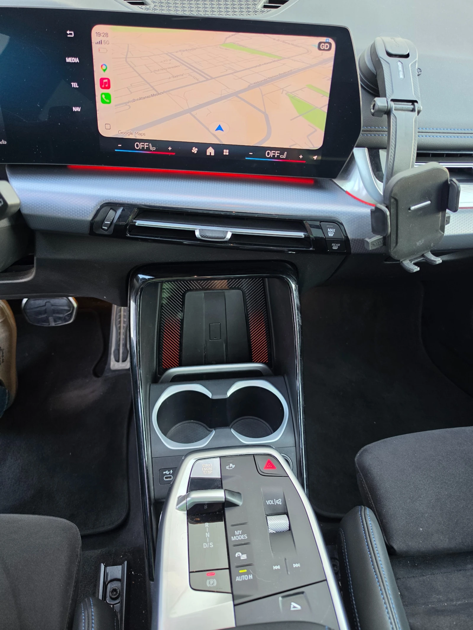 BMW X1 sDrive20i M, Панорама, Harman Kardon/Камера360Кожа, снимка 15 - Автомобили и джипове - 56248030