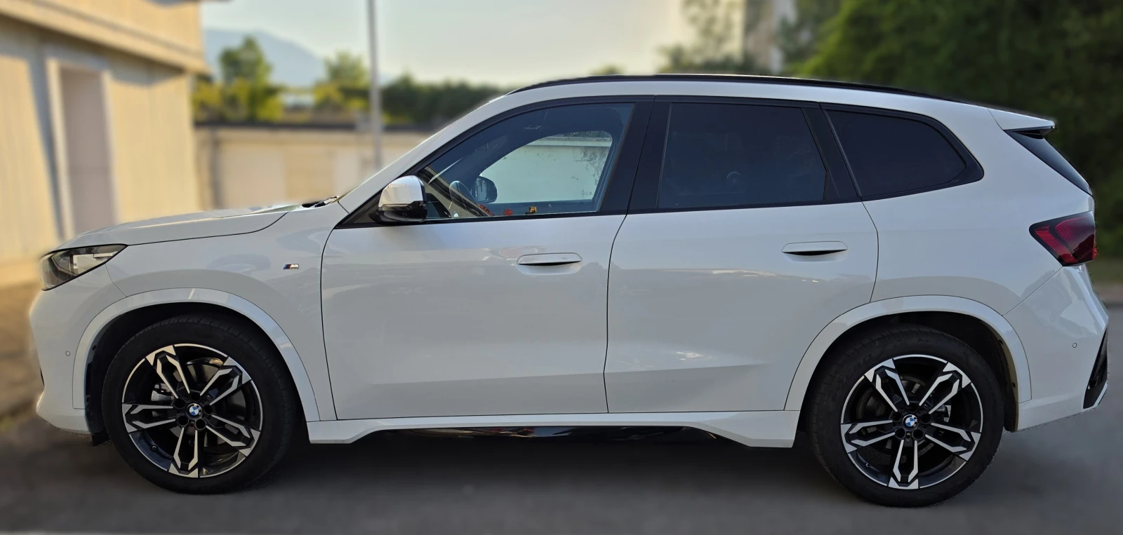 BMW X1 sDrive20i M, Панорама, Harman Kardon/Камера360Кожа, снимка 3 - Автомобили и джипове - 56248030