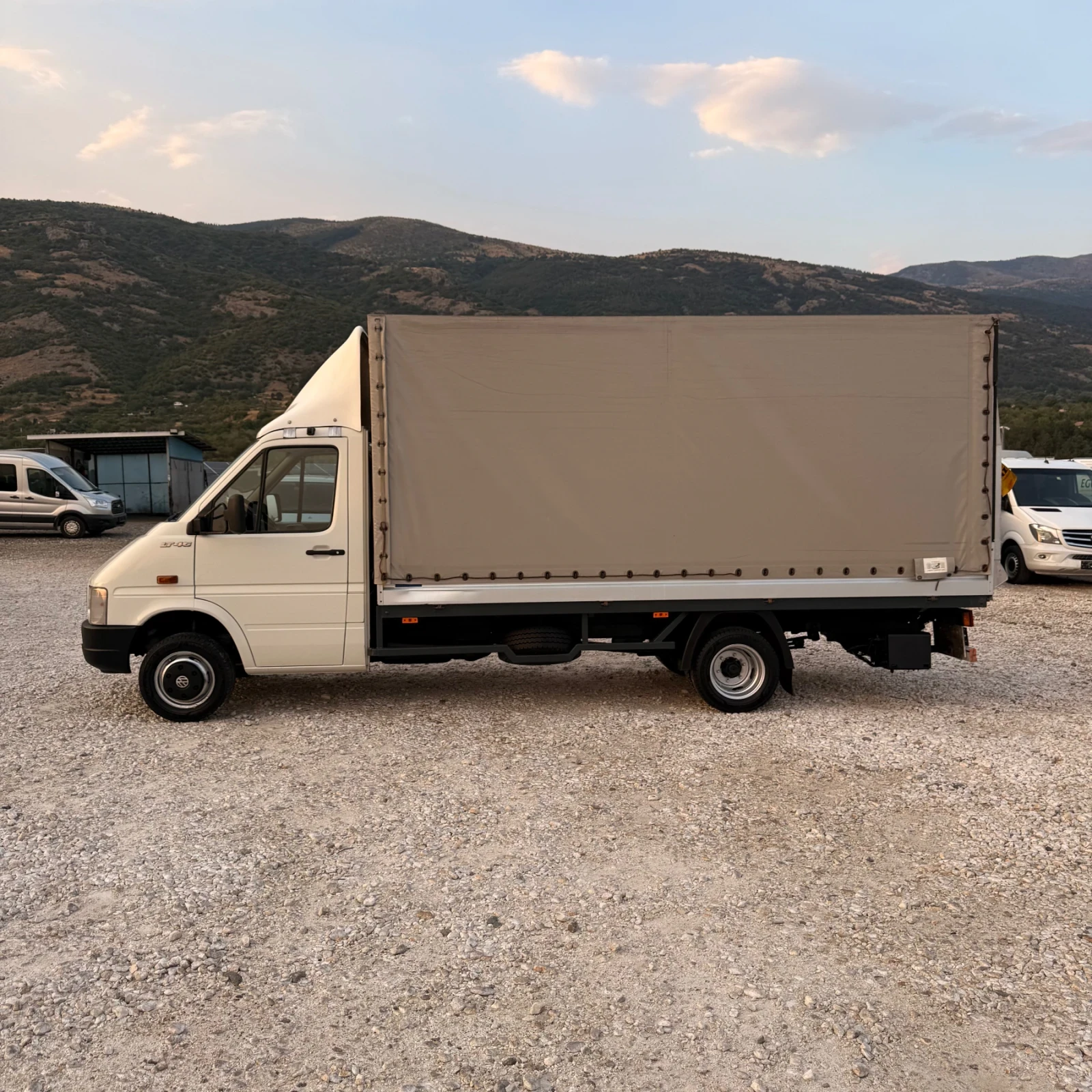 VW Lt 3.5т-ПД.БОРД-2.5TDi-Двойна гума - изображение 4