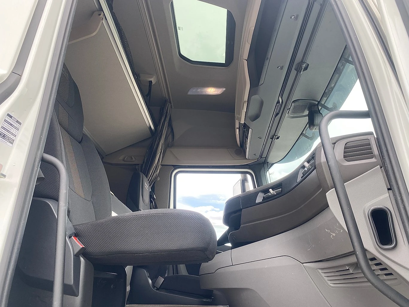 Daf XF LOW DECK - изображение 10