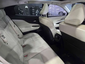 Toyota Crown Limited AWD, снимка 16