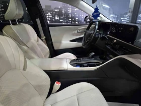 Toyota Crown Limited AWD, снимка 14