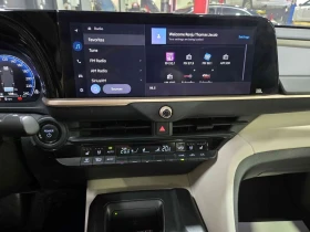 Toyota Crown Limited AWD, снимка 12