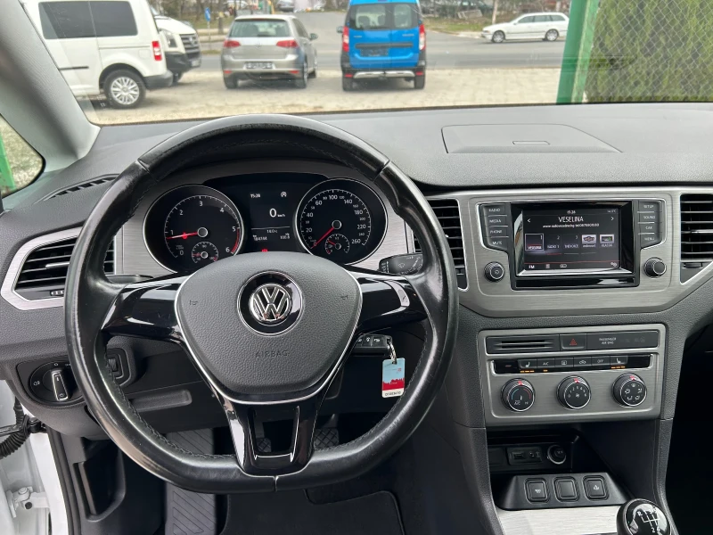 VW Sportsvan 1.6 TDI, снимка 8 - Автомобили и джипове - 42513775