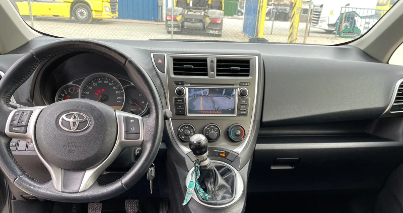 Toyota Verso S 1.3VVTI-EURO5-CAMERA-NAVI, снимка 13 - Автомобили и джипове - 45323817