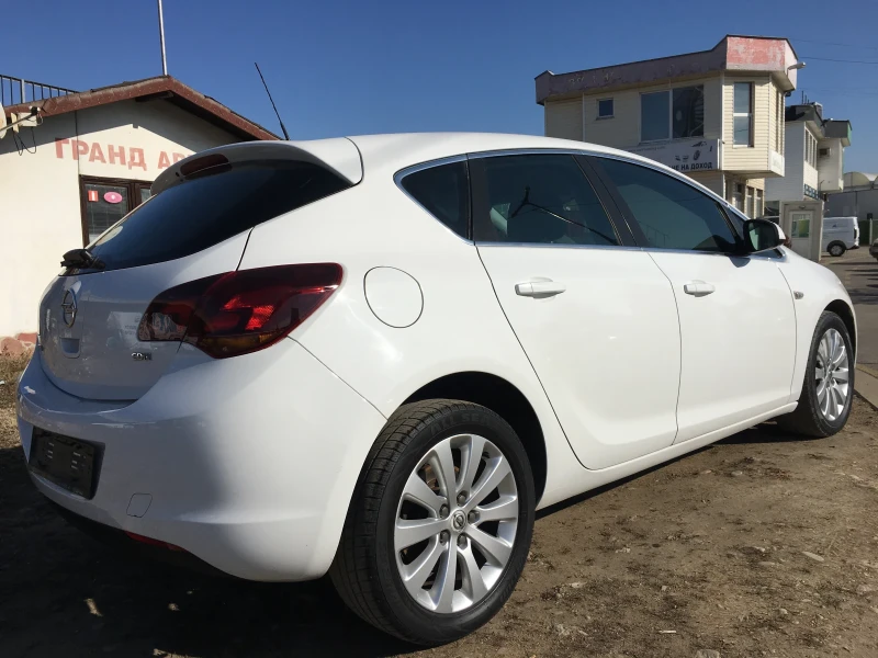 Opel Astra 1.7CDTI 125к.с., снимка 4 - Автомобили и джипове - 49068470