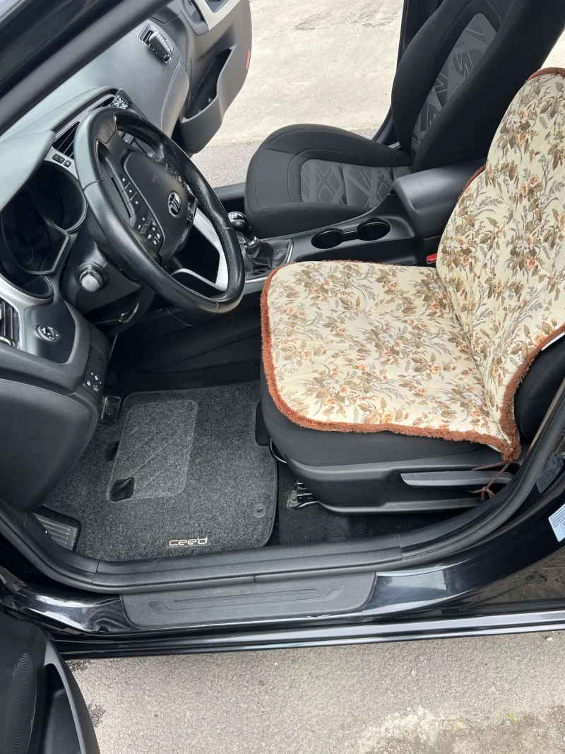 Kia Ceed 1.6 GRDI, снимка 17 - Автомобили и джипове - 52261330