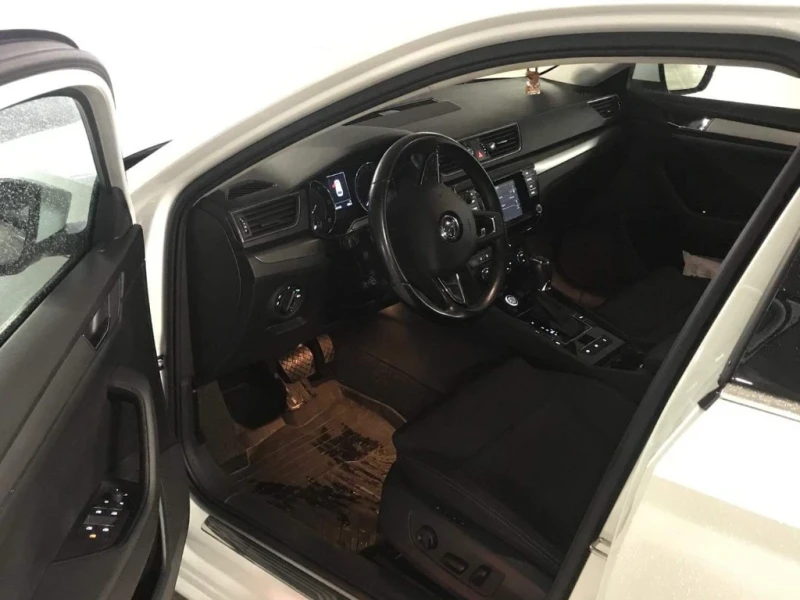 Skoda Superb, снимка 13 - Автомобили и джипове - 53180966
