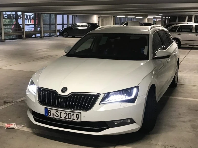 Skoda Superb, снимка 8 - Автомобили и джипове - 53180966