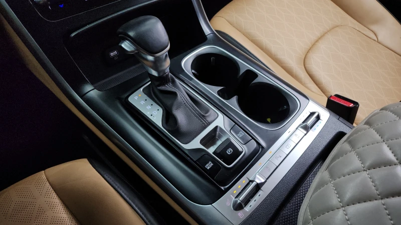 Kia Carnival 4th generation 9 Seater, снимка 6 - Автомобили и джипове - 52629057