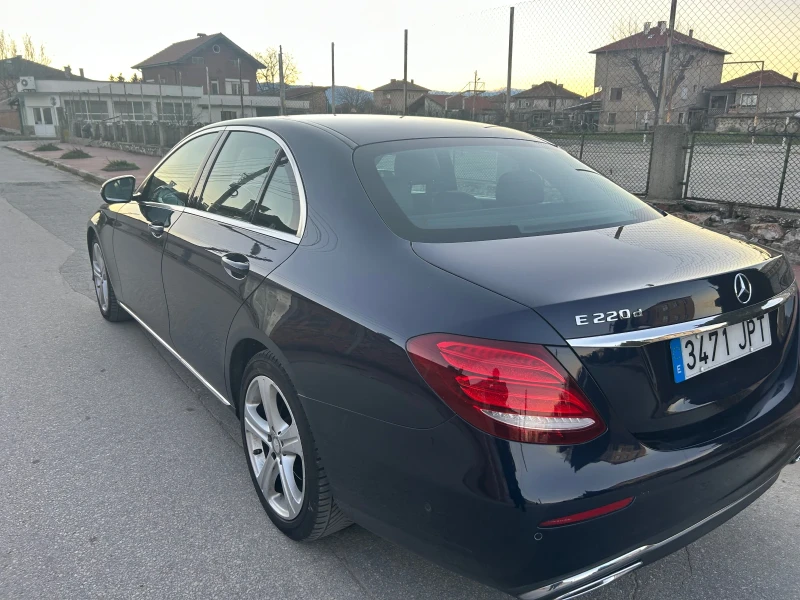Mercedes-Benz E 220 Head up/Keyless go/Digital/Бартер/Лизинг, снимка 5 - Автомобили и джипове - 52932510