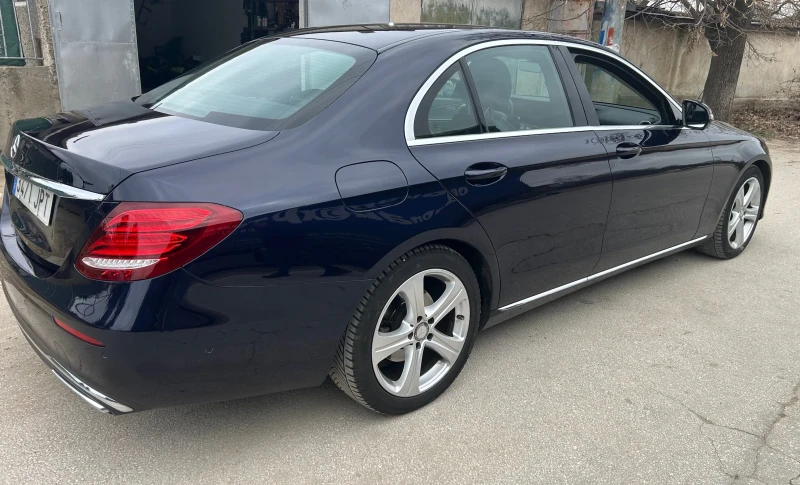 Mercedes-Benz E 220 Head up/Keyless go/Digital/Бартер/Лизинг, снимка 3 - Автомобили и джипове - 52879263