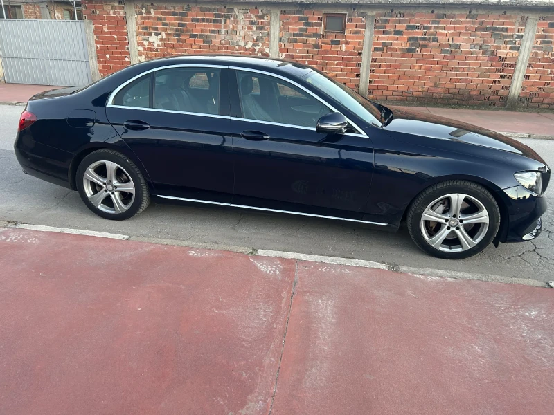 Mercedes-Benz E 220 Head up/Keyless go/Digital/Бартер/Лизинг, снимка 3 - Автомобили и джипове - 52932510
