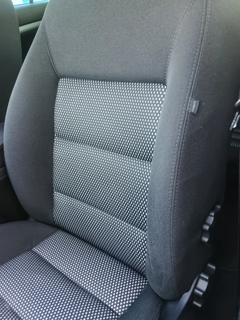 Skoda Octavia * SCOUT * 4X4 * АВТОМАТИК * СЕРВИЗНА ИСТОРИЯ * , снимка 13 - Автомобили и джипове - 52932548