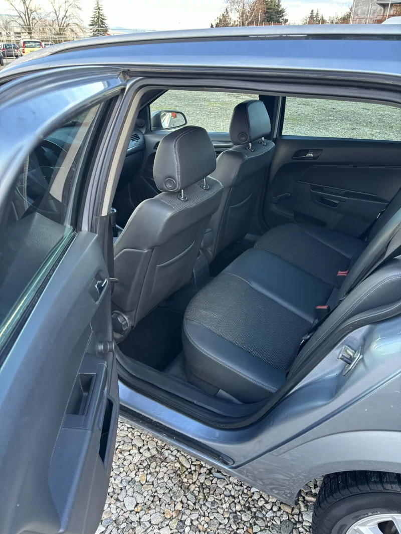 Opel Astra 1.6 Twinport, снимка 9 - Автомобили и джипове - 53488967
