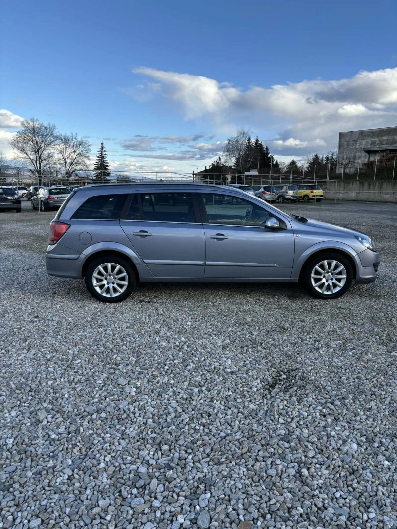 Opel Astra 1.6 Twinport, снимка 3 - Автомобили и джипове - 53488967