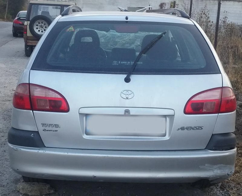 Toyota Avensis, снимка 3 - Автомобили и джипове - 47862495