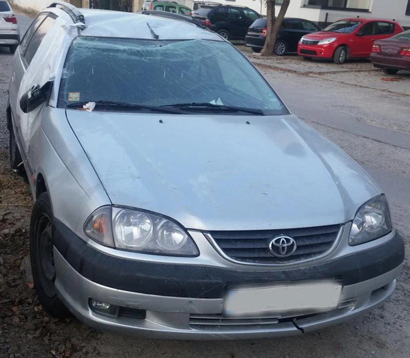 Toyota Avensis, снимка 5 - Автомобили и джипове - 47862495