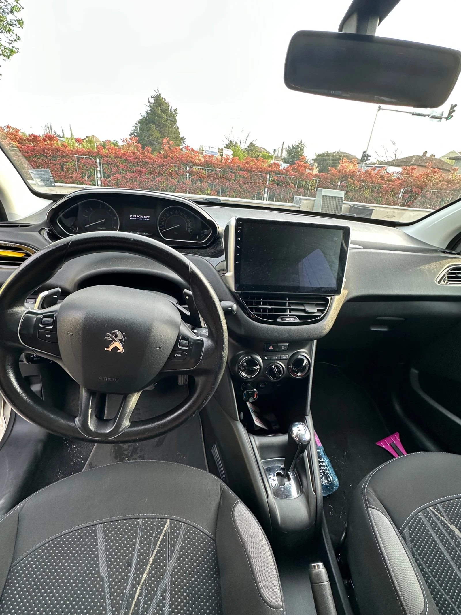 Peugeot 208  - изображение 9