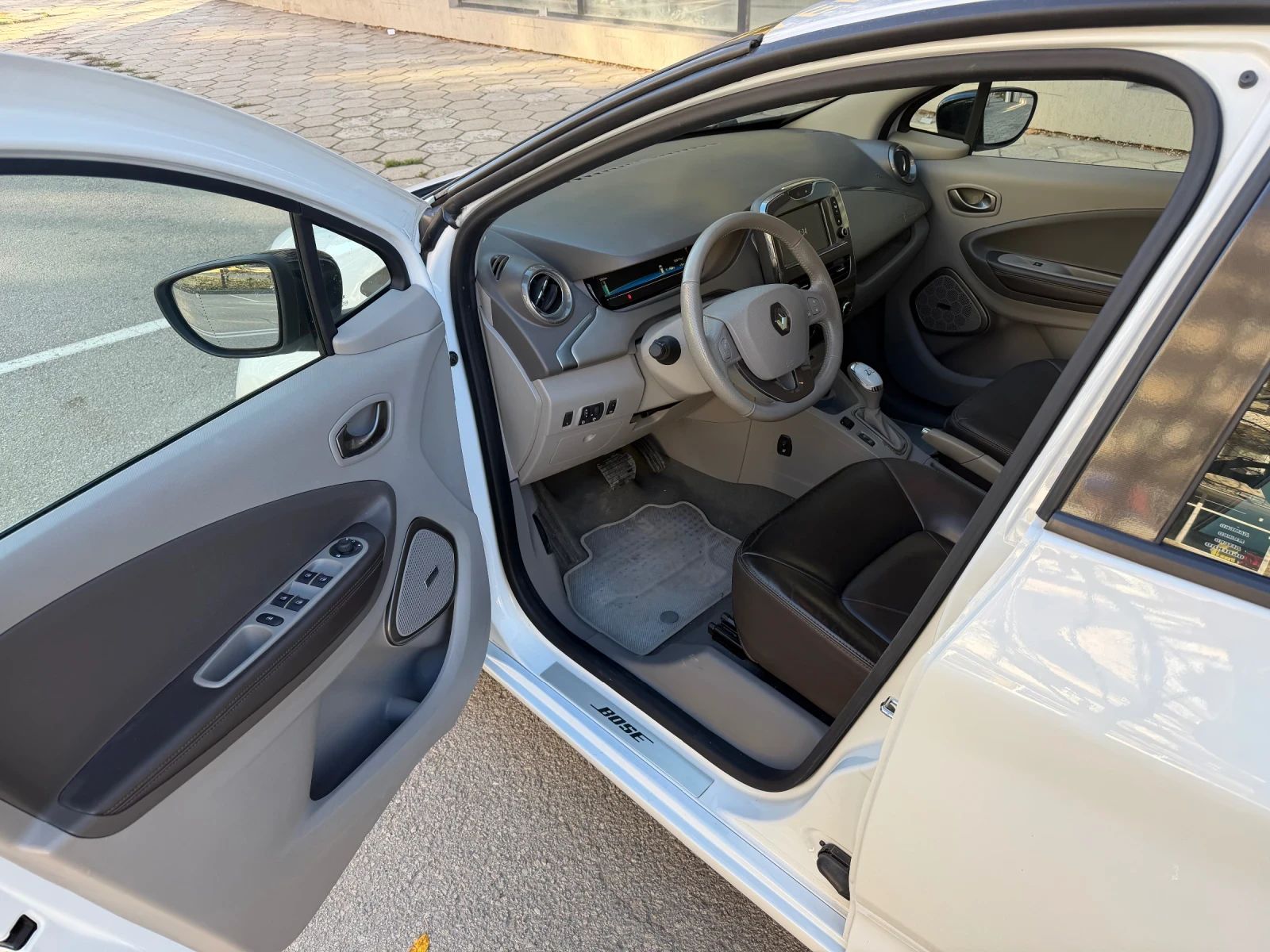 Renault Zoe 41kw, Bose, Камера, Парктроник, 50к км - изображение 7