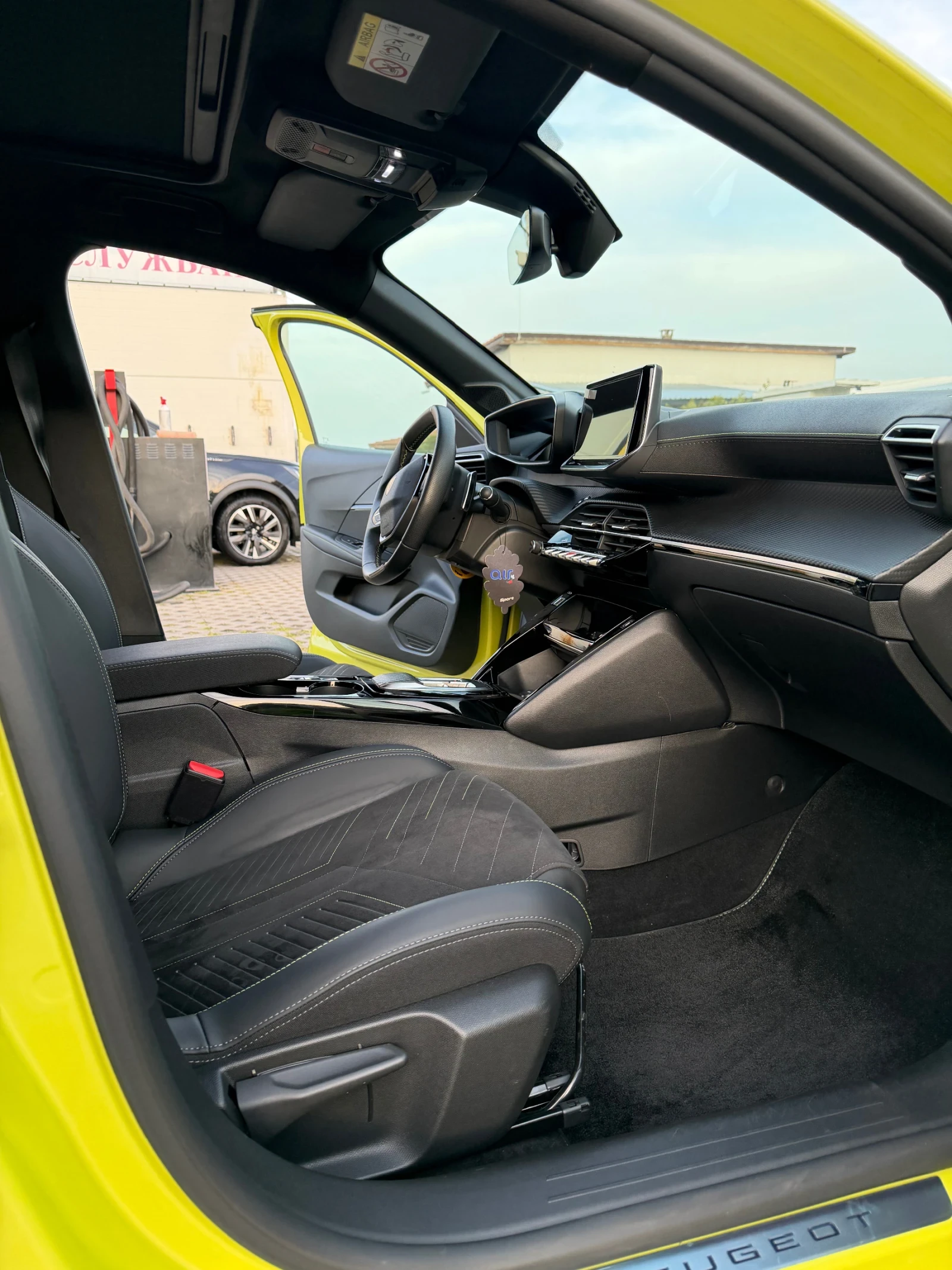 Peugeot 208 208GT ЕХСLUSIVE, снимка 15 - Автомобили и джипове - 54045232